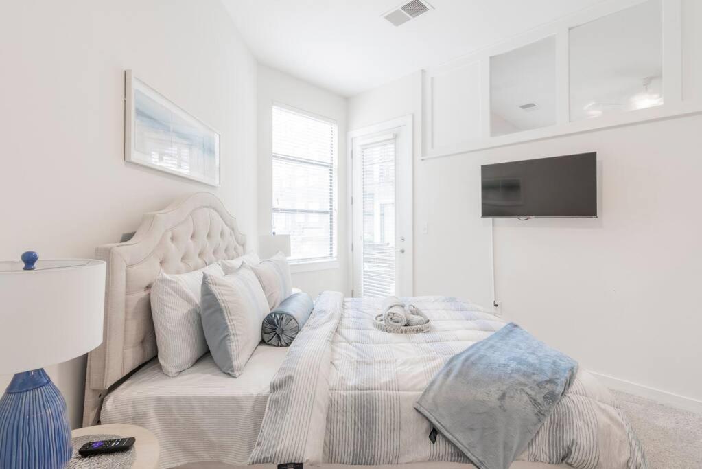 שרלוט Charming Cozy Apartment With Wi-Fi & Free Parking מראה חיצוני תמונה