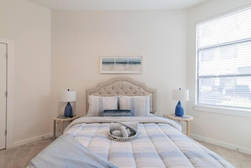 שרלוט Charming Cozy Apartment With Wi-Fi & Free Parking מראה חיצוני תמונה