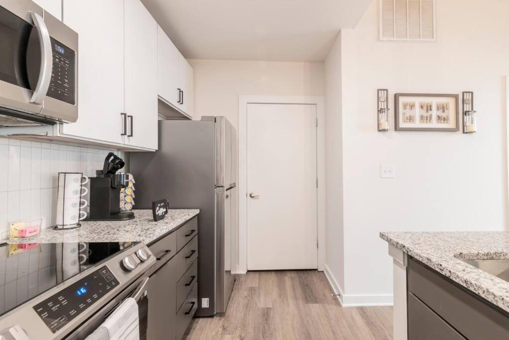 שרלוט Charming Cozy Apartment With Wi-Fi & Free Parking מראה חיצוני תמונה