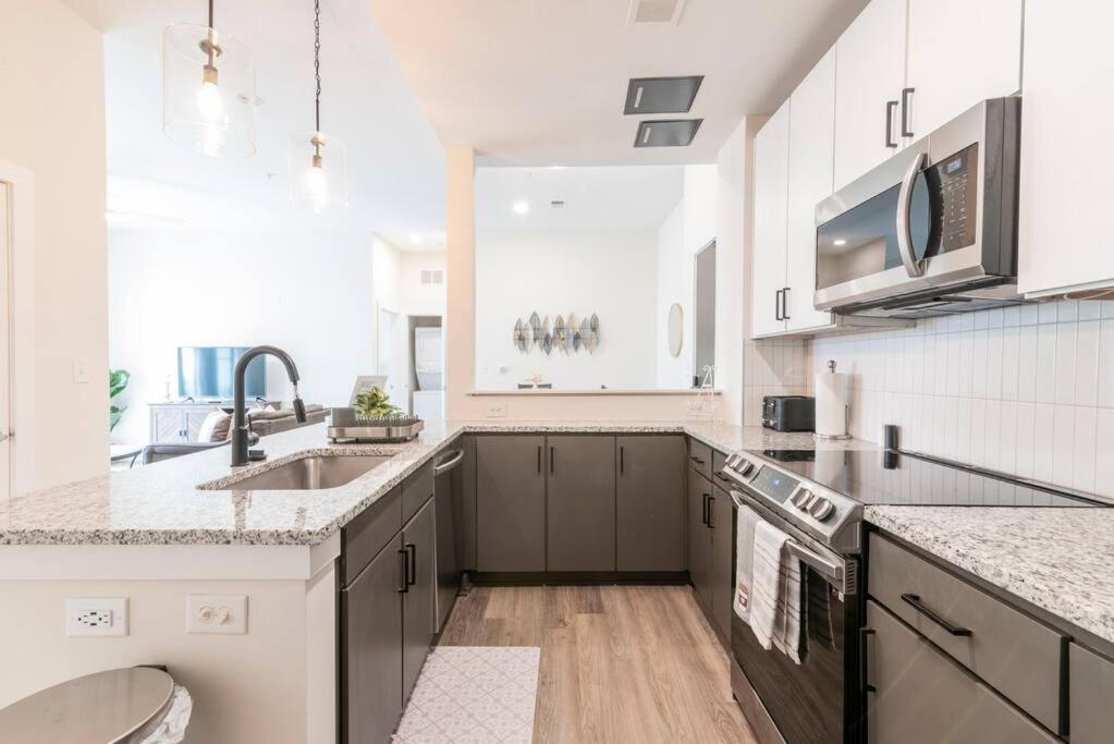 שרלוט Charming Cozy Apartment With Wi-Fi & Free Parking מראה חיצוני תמונה